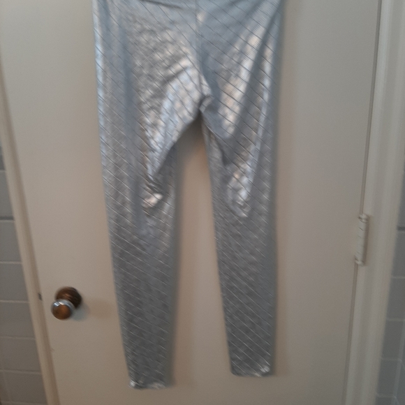 Metallic silver leggings - Picture 2 of 3